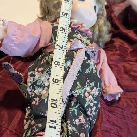 PRECIOUS MOMENTS LILY DOLL MARCH COLLECTION ORIGINAL TAG - Picture 7 of 7